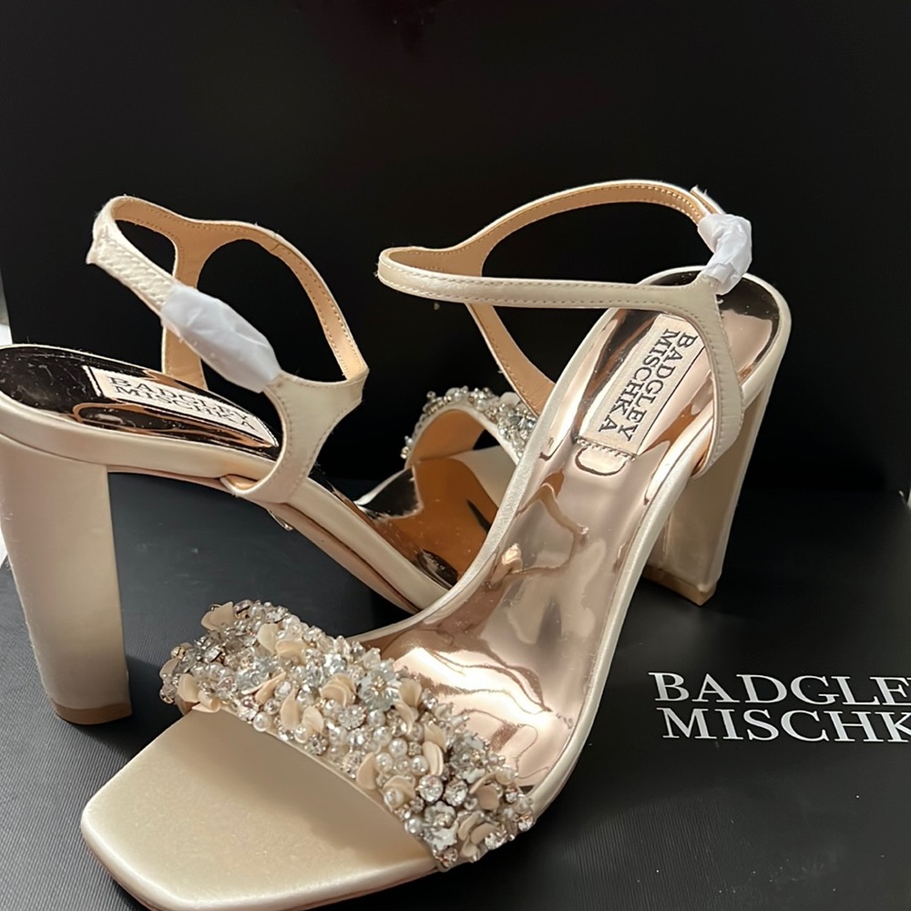 Badgley Mischka- Teenie ivory satin wedding heel